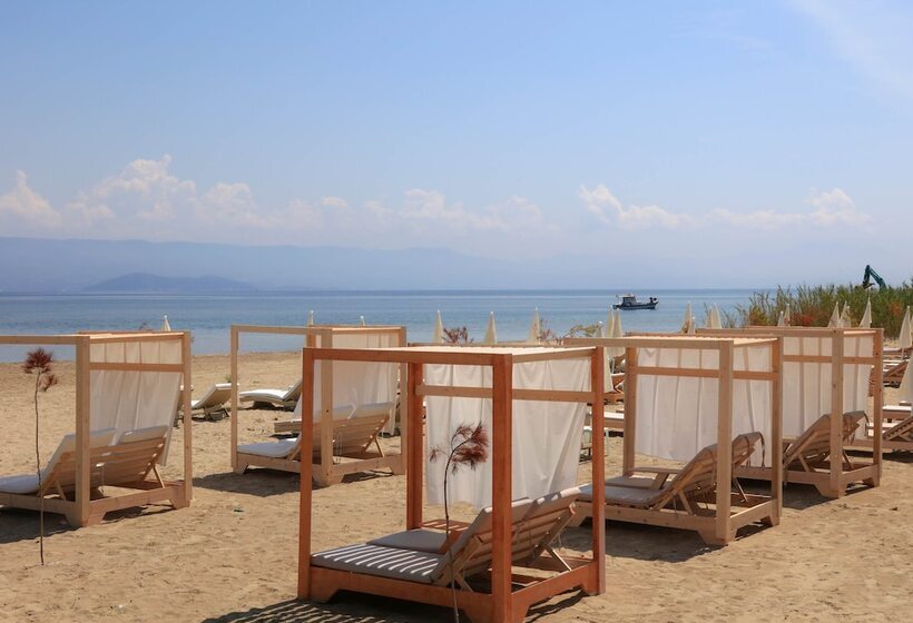 هتل Cavomarina Beach  Adults Only