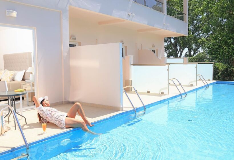 هتل Cavomarina Beach  Adults Only