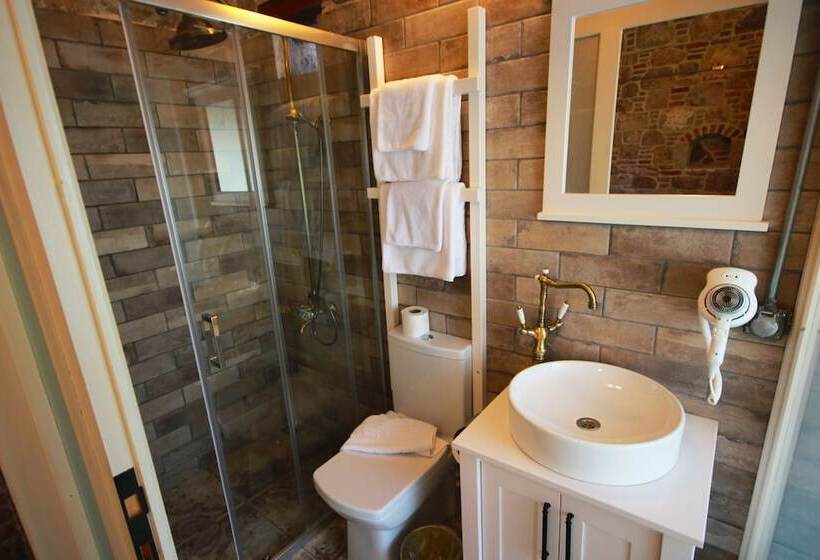هتل Lunaria Guest House