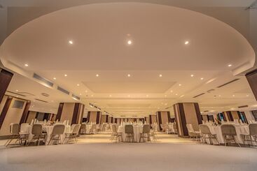 هتل Krystal Palace Douala