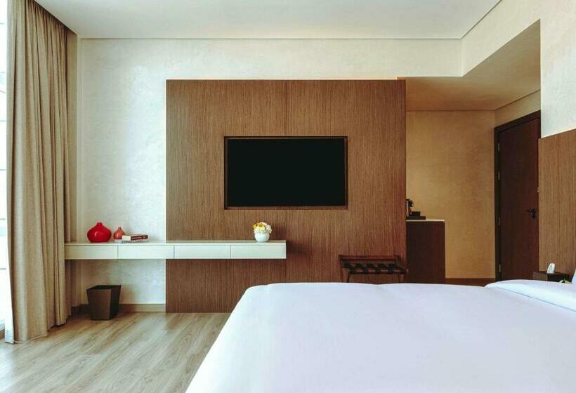 Fotos del hotel Mövenpick Jumeirah Village Triangle:  32