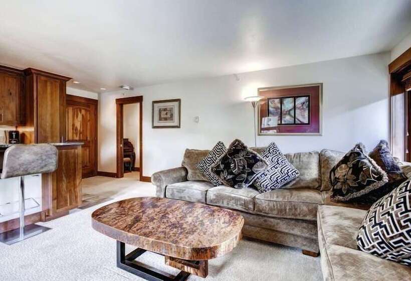 Ski In, Ski Out 1 Bedroom Vacation Rental In The Heart Of Lionshead Village With Heated Slope Side P