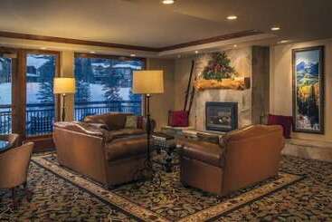 Ski In, Ski Out Studio Condo In The Heart Of Lionshead Village With Hot Tubs And Pool