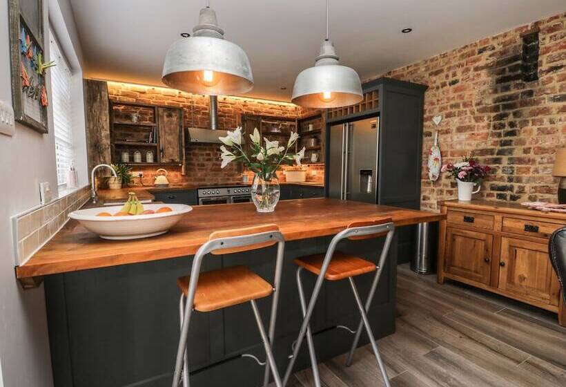 11 Highfield