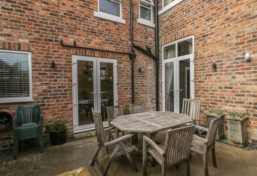 11 Highfield