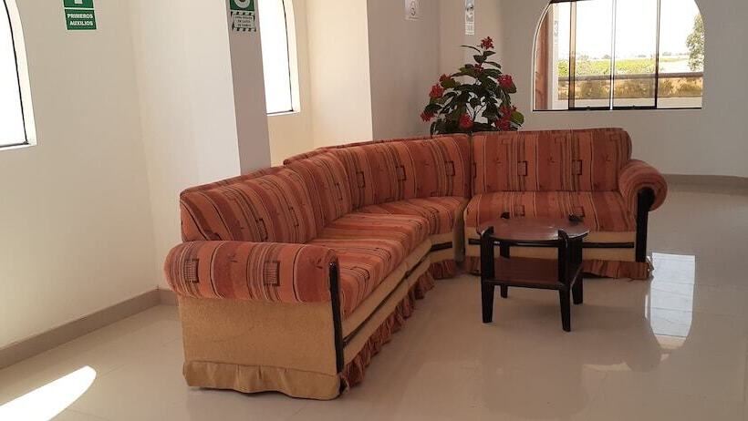 فندق فئة نجمة واحدة Backpakers Oasis De Moron