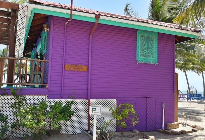 هتل Coco's Beachfront Cabanas