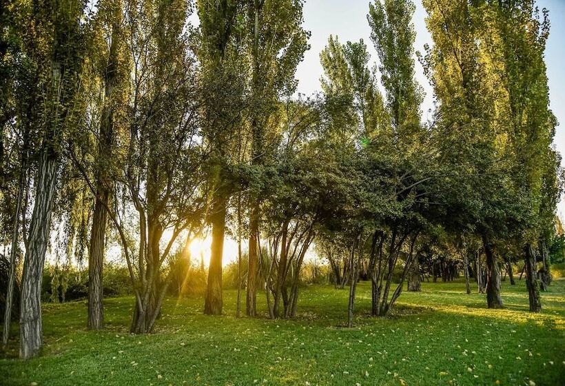 هتل Finca La Escondida San Rafael