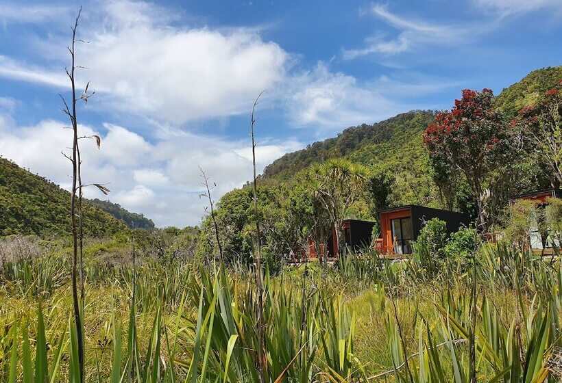 هتل Punakaiki Beach Camp