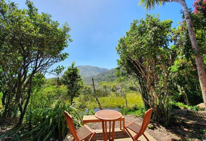 هتل Punakaiki Beach Camp