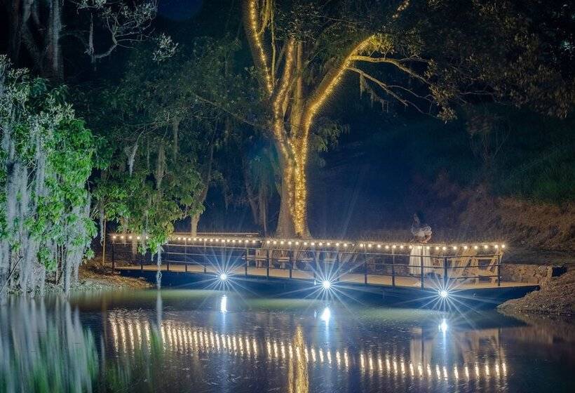 בית מלון כפרי Botanico Glamping