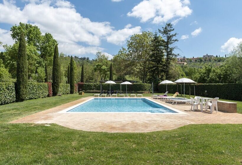 Lush Apartment In Lucignano With Pool