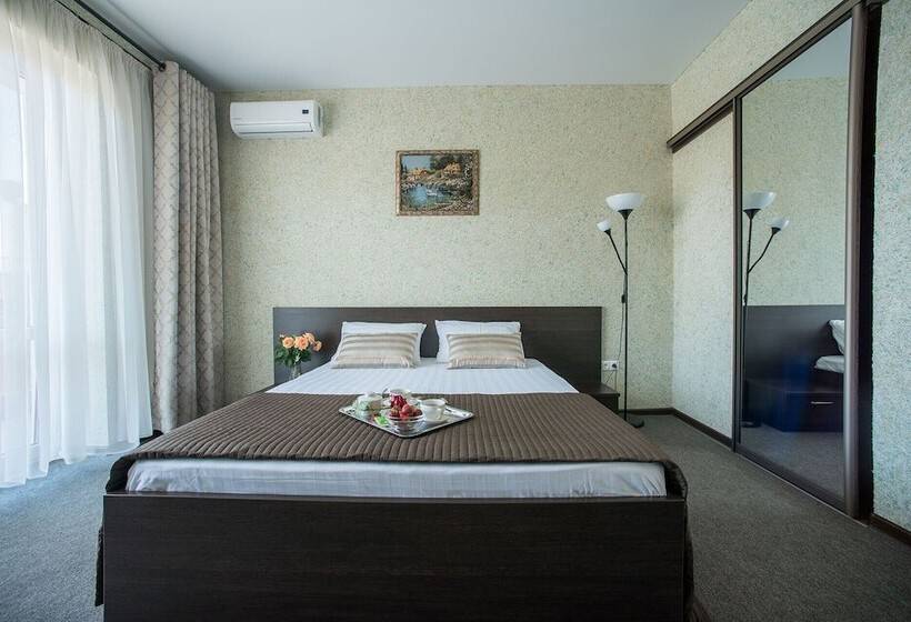 Mini Hotel Platan