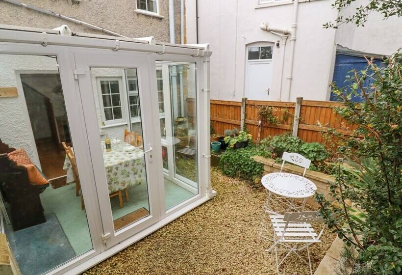 Newbury Cottage