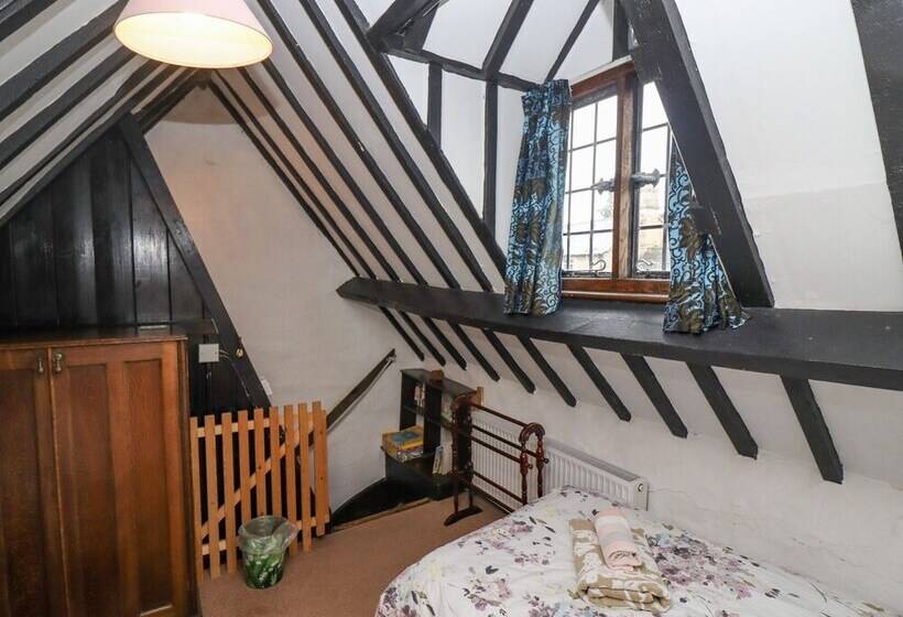 Newbury Cottage