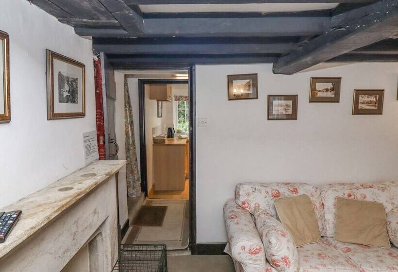 Newbury Cottage