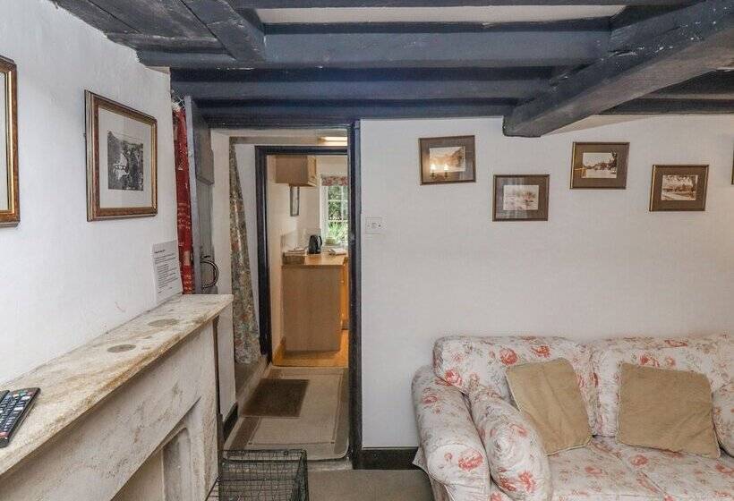 Newbury Cottage