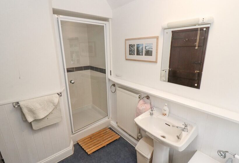 Newbury Cottage