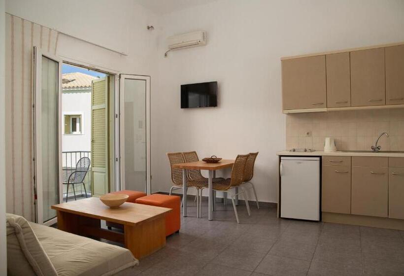 پانسیون Iro Suites
