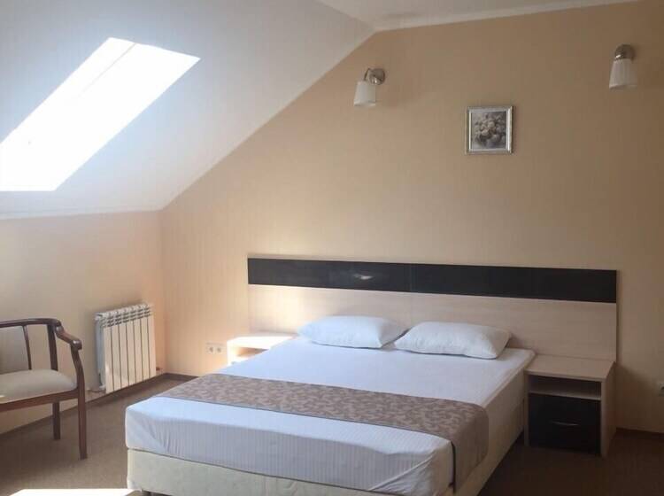 پانسیون Iva Guest House