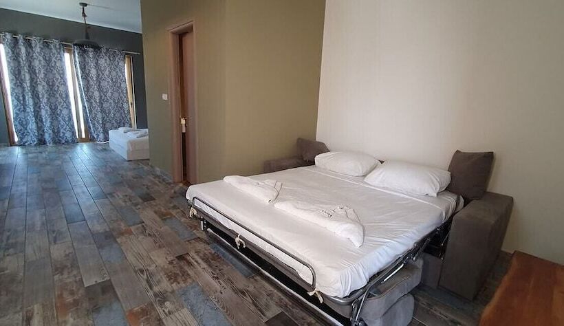 پانسیون Jacksons Luxury Suites