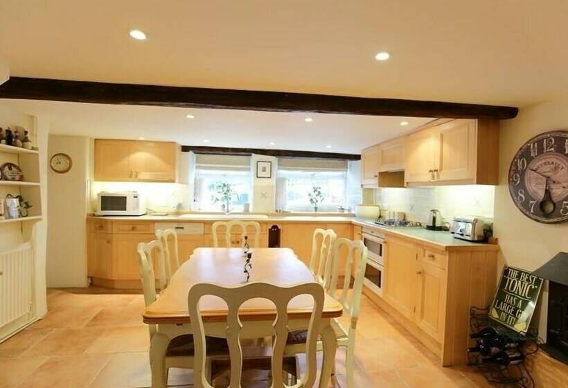 Pike Cottage