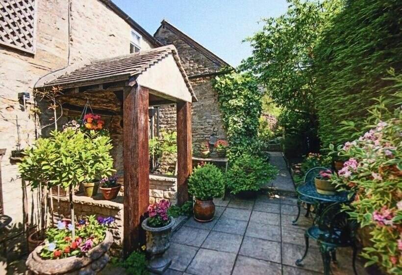 Pike Cottage
