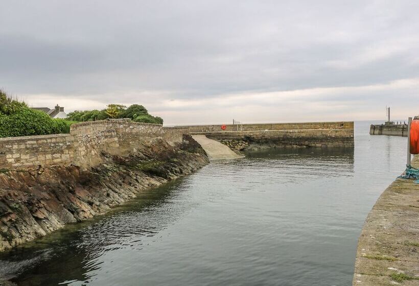 1 The Moorings