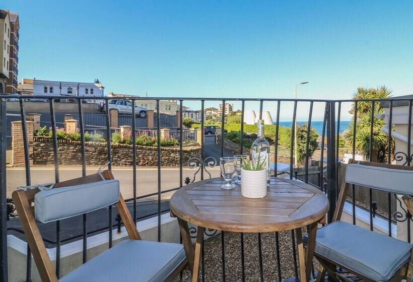 10 Cove View