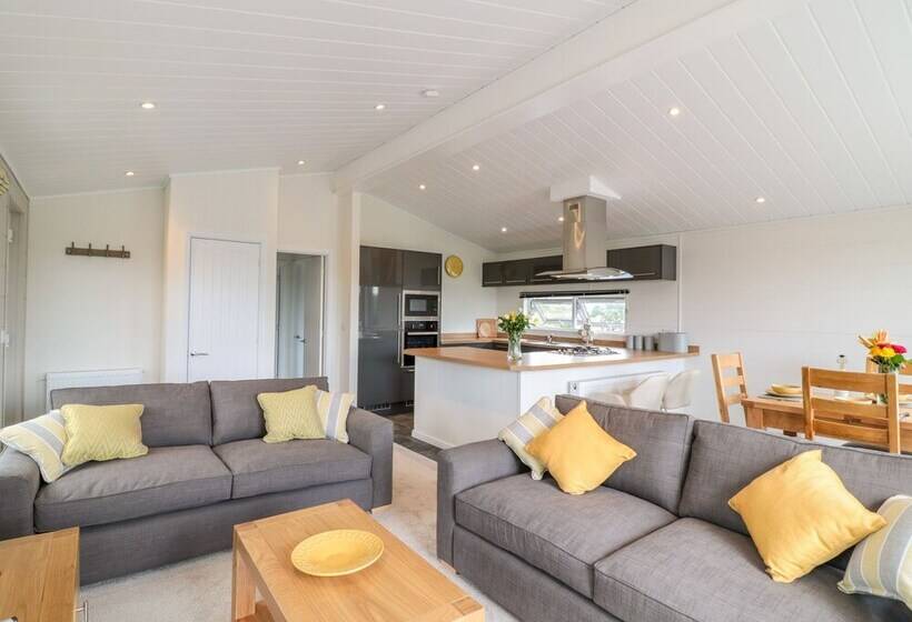 Birch Lodge