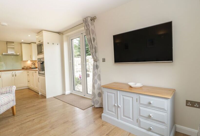 Cherry Tree Lodge