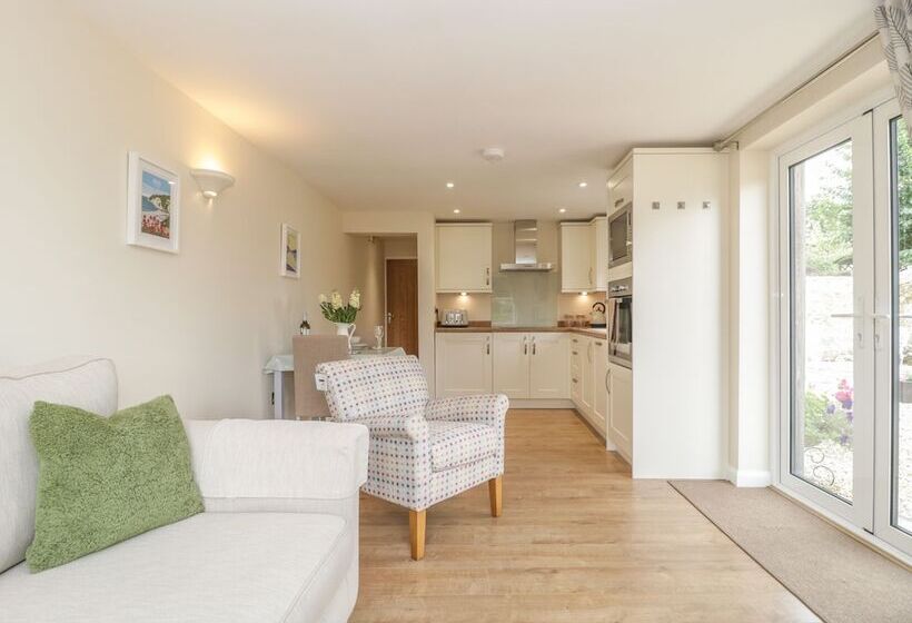 Cherry Tree Lodge