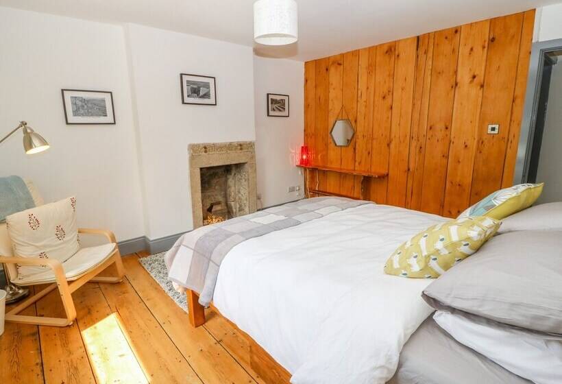Cragside Cottage