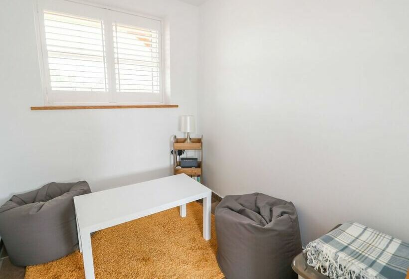Duck Pond Cottage