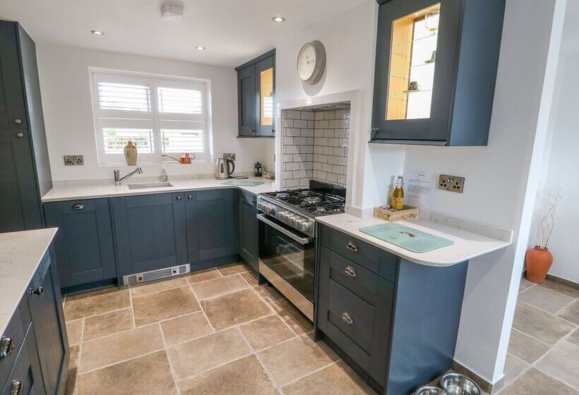 Duck Pond Cottage