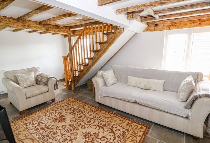 Duck Pond Cottage