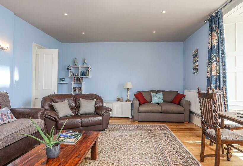 Gadlys House   Waters Edge