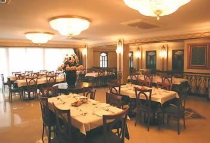 هتل Capri