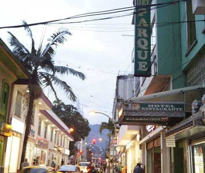 هتل Del Parque