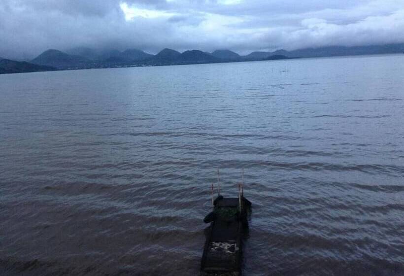 فندق La Cabaña Del Lago