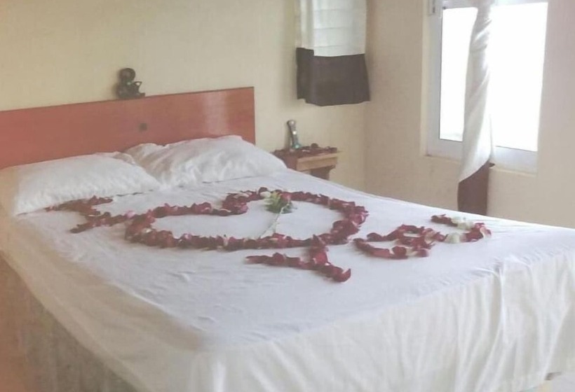 فندق La Cabaña Del Lago