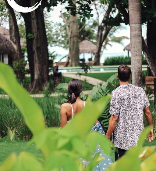 هتل Playa Cielo Beach Front