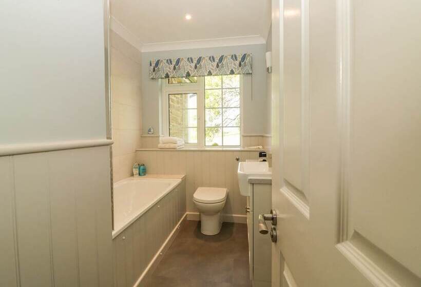 Meadowlea Cottage