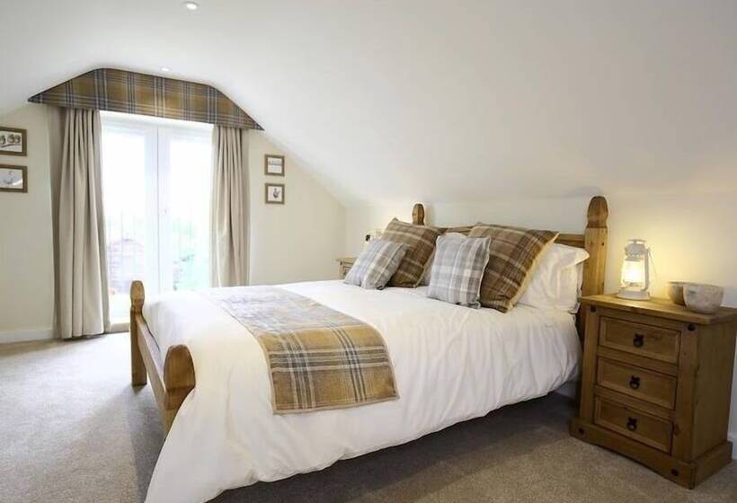 Old Groom S Cottage