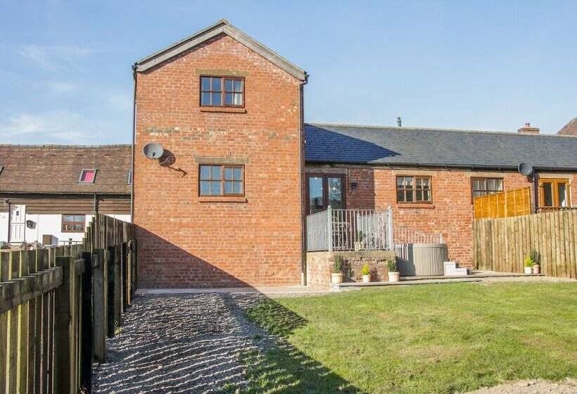 Old Hall Barn 2