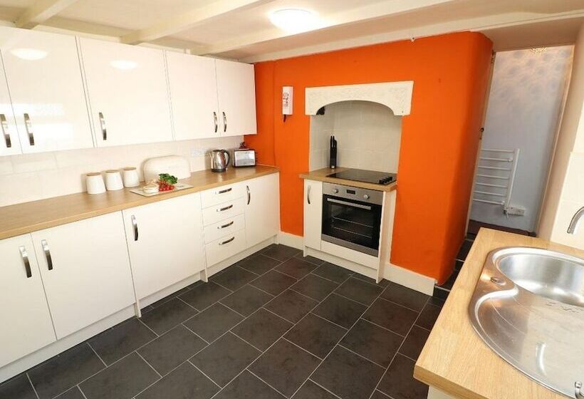 Pebble Cottage