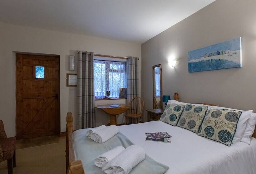 Riverhouse Lodge