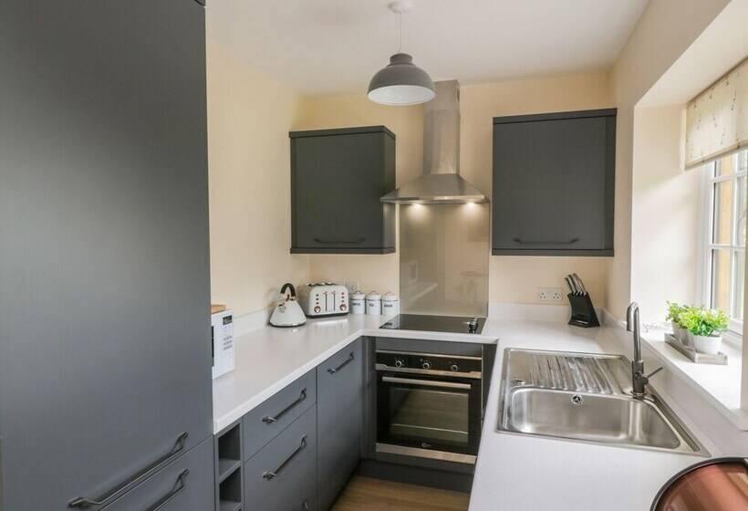 Ryedale Country Lodges   Willow Lodge