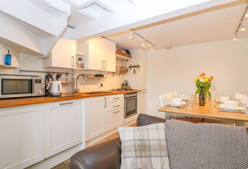 Thrower S Cottage