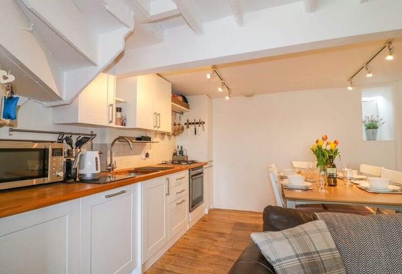 Thrower S Cottage